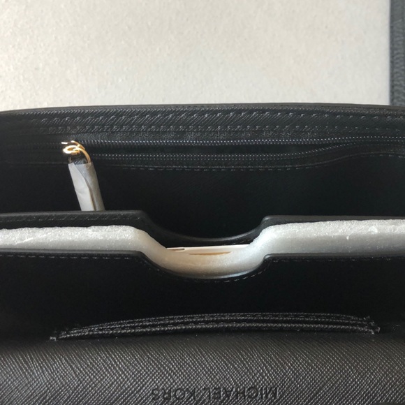 Michael Kors Black “Vanna” Lg Phone Crossbody - Picture 4 of 7